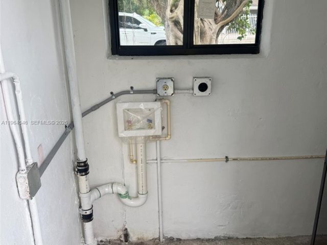 Дом в аренду по адресу 2169 NW 80th St 2169 - фото 7517114