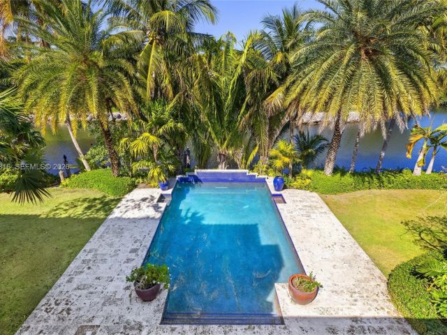 Продажа дома по адресу 221 Casuarina Concourse - фото 7470850