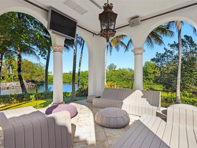 Продажа дома по адресу 221 Casuarina Concourse - фото 7470852