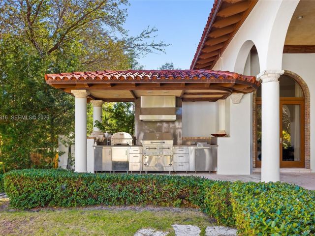 Продажа дома по адресу 221 Casuarina Concourse - фото 7470854