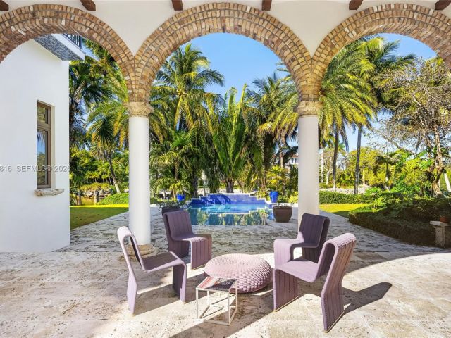 Продажа дома по адресу 221 Casuarina Concourse - фото 7470855