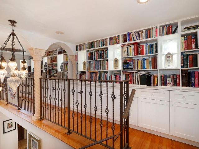 Продажа дома по адресу 1755 SW 10th St - фото 7439885