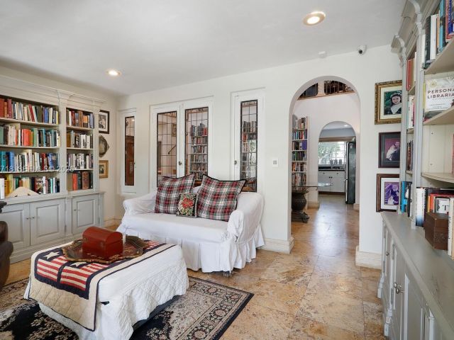 Продажа дома по адресу 1755 SW 10th St - фото 7439887