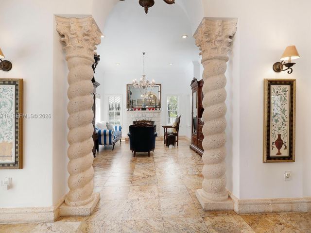 Продажа дома по адресу 1755 SW 10th St - фото 7439896