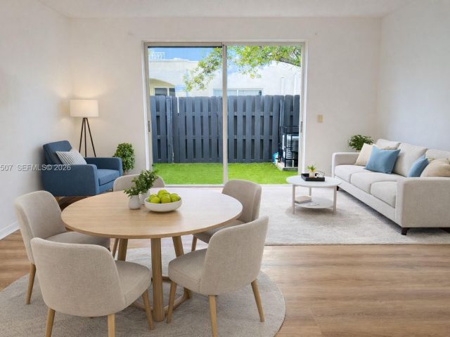 Дом в аренду по адресу 835 NE 212th Ter 4 - фото 7517189