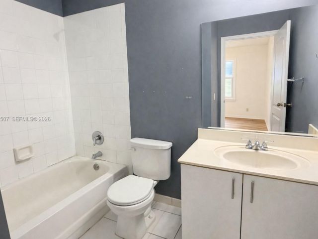 Дом в аренду по адресу 835 NE 212th Ter 4 - фото 7517203