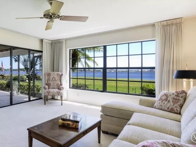 Продажа дома по адресу 3600 N Shore Dr - фото 7426300