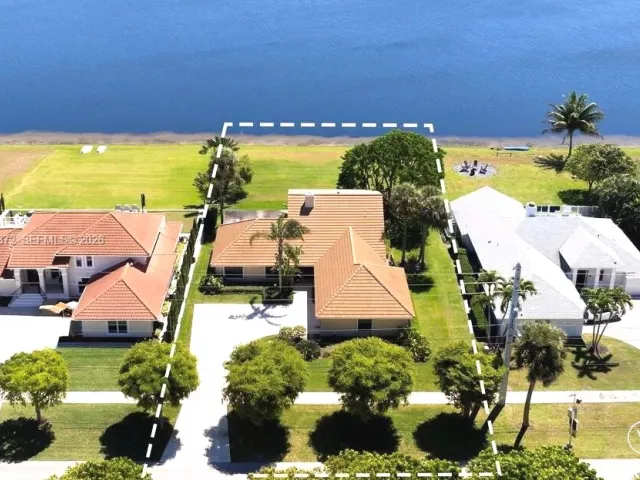 Продажа дома по адресу 3600 N Shore Dr - фото 7426304