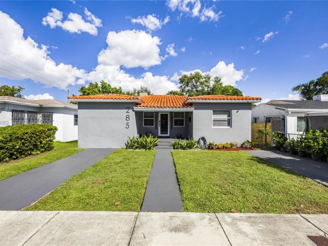 Продажа дома по адресу 285 NW 45th St - фото 7427967