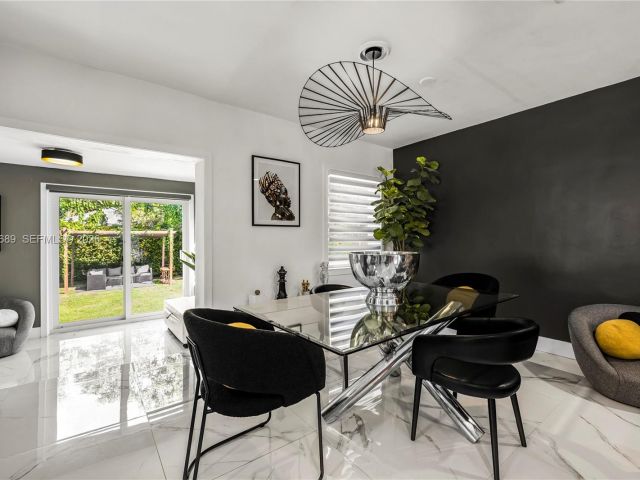 Продажа дома по адресу 285 NW 45th St - фото 7427987