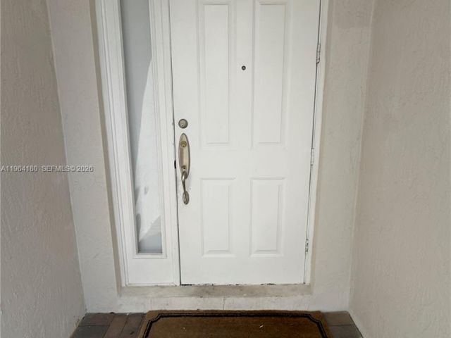 Дом в аренду по адресу 11177 NW 79th Ln - фото 7434245