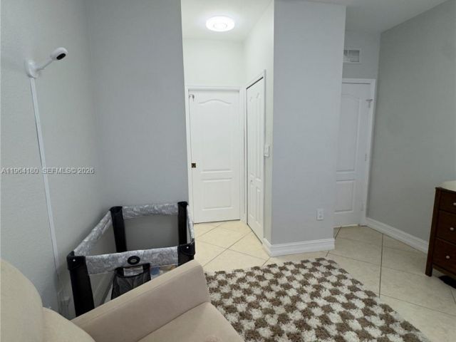 Дом в аренду по адресу 11177 NW 79th Ln - фото 7434253