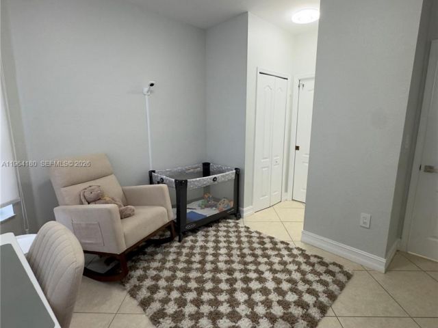 Дом в аренду по адресу 11177 NW 79th Ln - фото 7434255