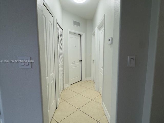 Дом в аренду по адресу 11177 NW 79th Ln - фото 7434257