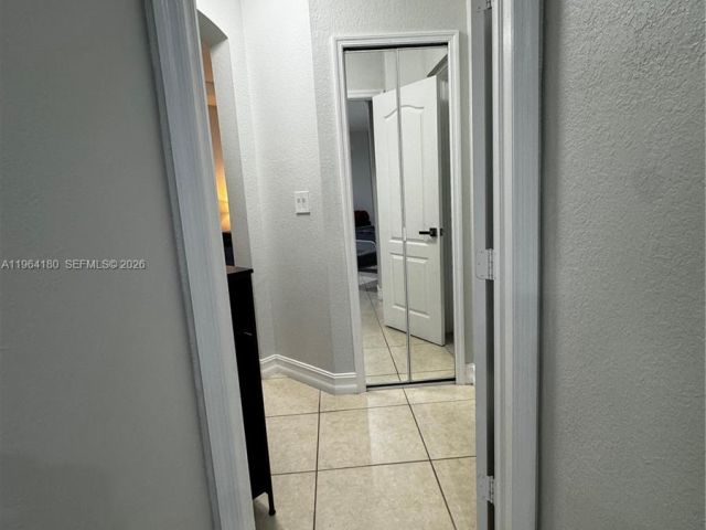 Дом в аренду по адресу 11177 NW 79th Ln - фото 7434262