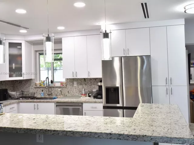 Продажа дома по адресу 630 N 66th Ave - фото 7423125