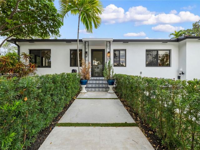 Продажа дома по адресу 375 SW 32nd Rd - фото 7428469