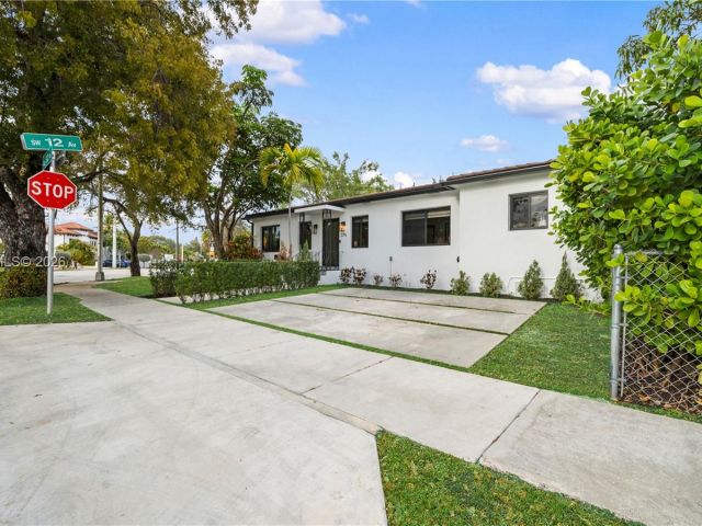 Продажа дома по адресу 375 SW 32nd Rd - фото 7428471