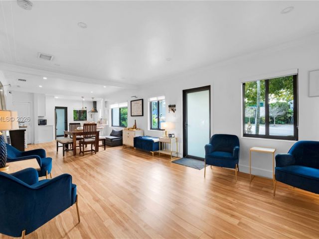 Продажа дома по адресу 375 SW 32nd Rd - фото 7428473