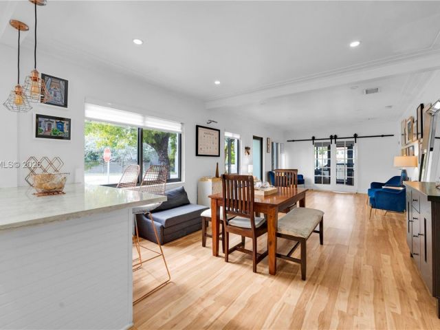 Продажа дома по адресу 375 SW 32nd Rd - фото 7428477