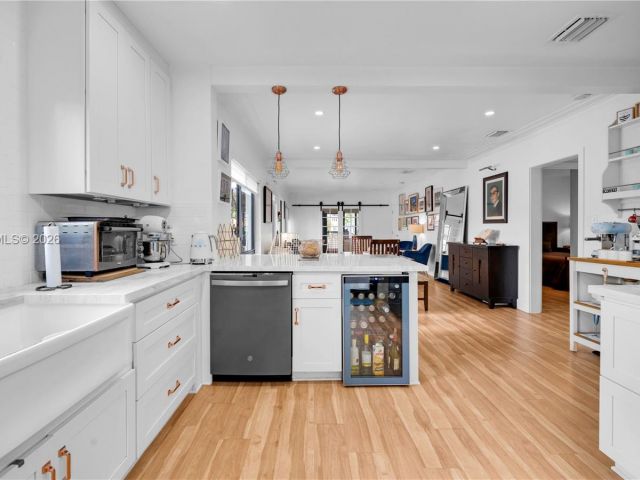 Продажа дома по адресу 375 SW 32nd Rd - фото 7428481