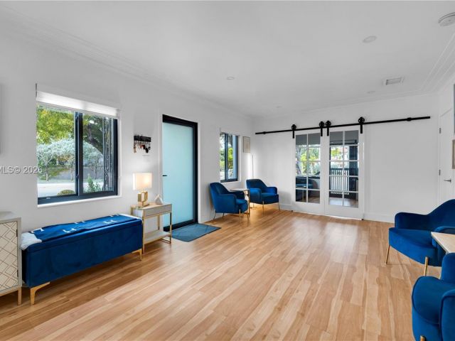 Продажа дома по адресу 375 SW 32nd Rd - фото 7428482