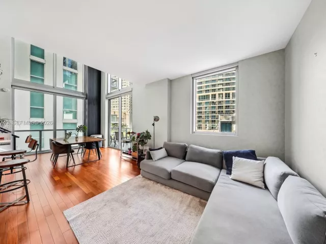 Продажа квартиры #422 - фото 7427112