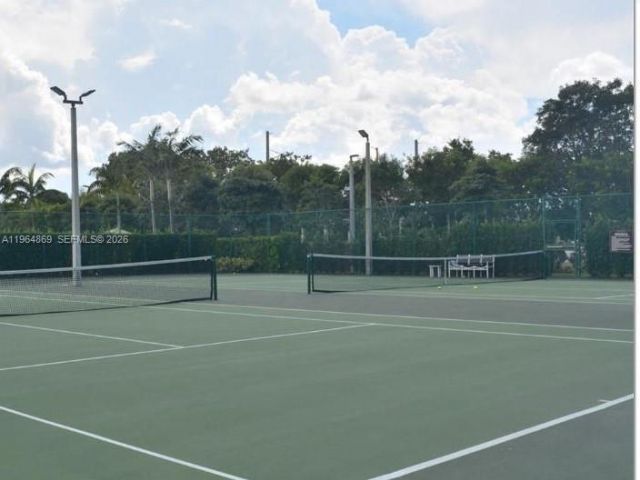 Дом в аренду по адресу 10620 NW 88th St 223 - фото 7484876