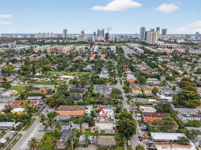 Продажа дома по адресу 623 NE 4th St - фото 7426759