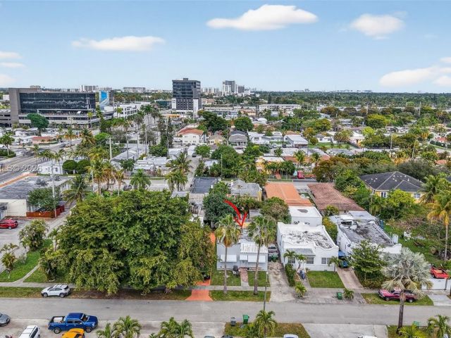 Продажа дома по адресу 623 NE 4th St - фото 7426760