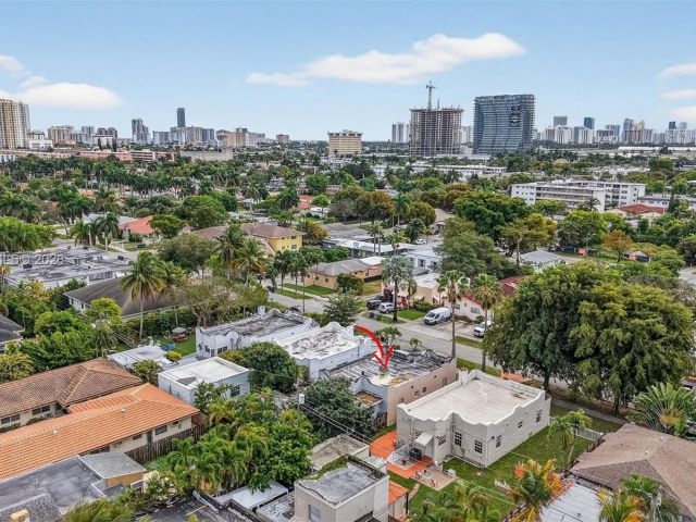 Продажа дома по адресу 623 NE 4th St - фото 7426763