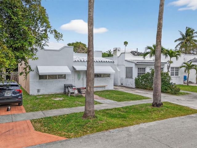 Продажа дома по адресу 623 NE 4th St - фото 7426773