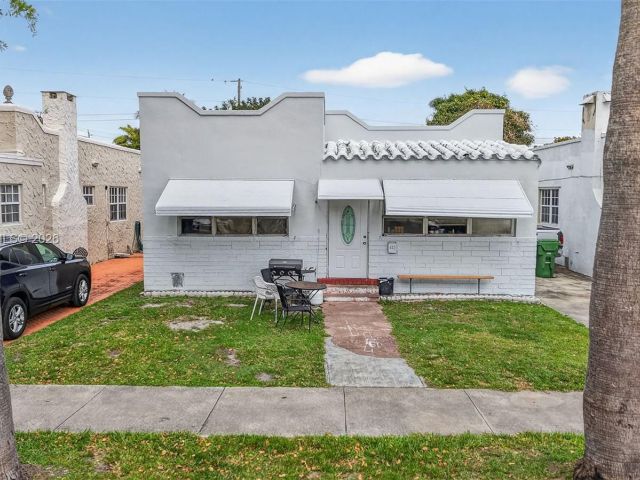 Продажа дома по адресу 623 NE 4th St - фото 7426776