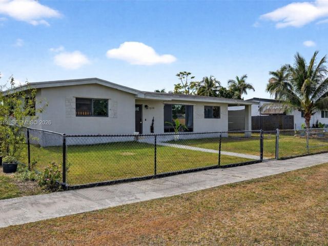 Продажа дома по адресу 1630 NW 10th St - фото 7460796