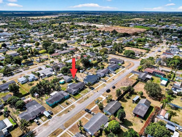 Продажа дома по адресу 1630 NW 10th St - фото 7460801