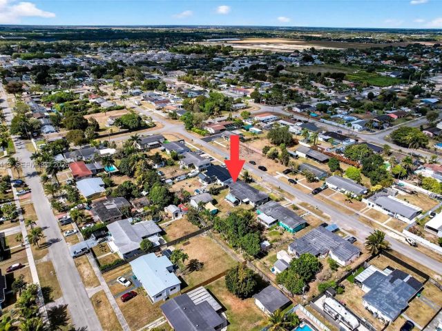 Продажа дома по адресу 1630 NW 10th St - фото 7460803