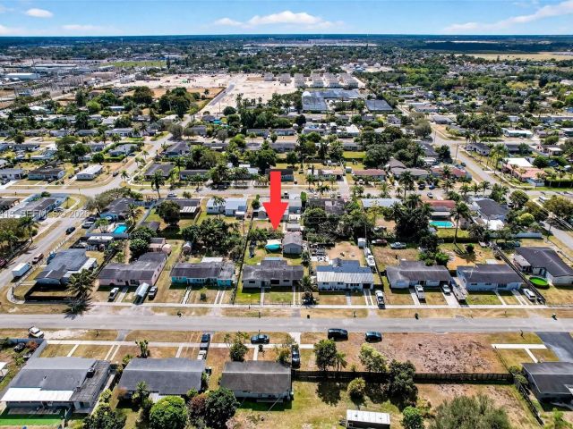 Продажа дома по адресу 1630 NW 10th St - фото 7460805