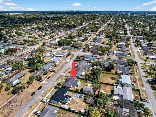 Продажа дома по адресу 1630 NW 10th St - фото 7460806