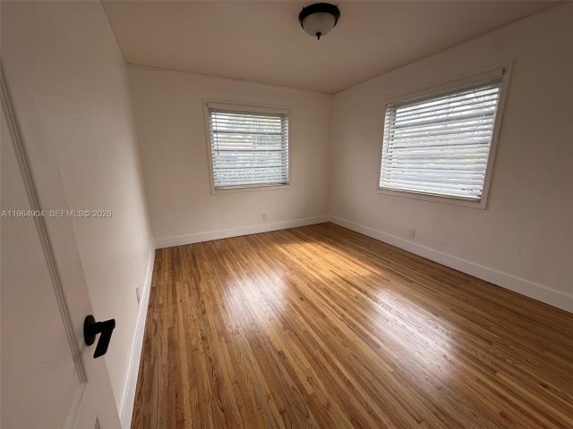 Дом в аренду по адресу 904 Wallace St - фото 7427832