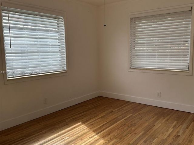 Дом в аренду по адресу 904 Wallace St - фото 7427834