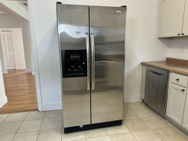 Дом в аренду по адресу 904 Wallace St - фото 7427837