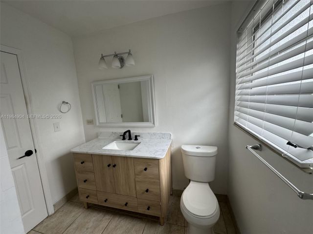 Дом в аренду по адресу 904 Wallace St - фото 7427840