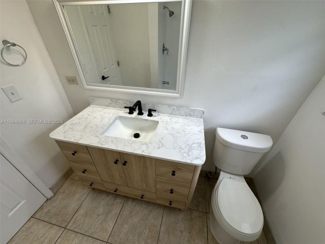 Дом в аренду по адресу 904 Wallace St - фото 7427842