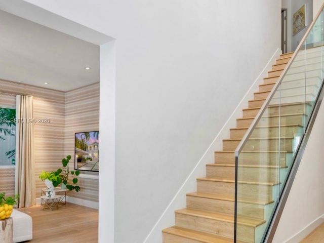 Дом в аренду по адресу 745 NE 77th St - фото 7428186