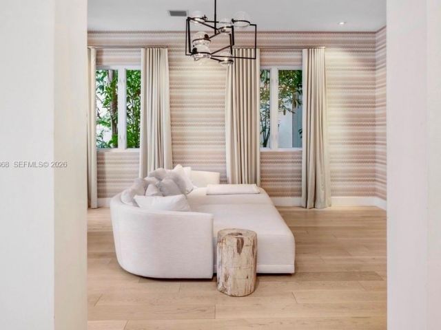 Дом в аренду по адресу 745 NE 77th St - фото 7428187