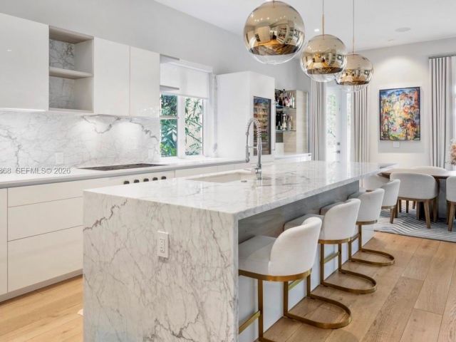 Дом в аренду по адресу 745 NE 77th St - фото 7428190