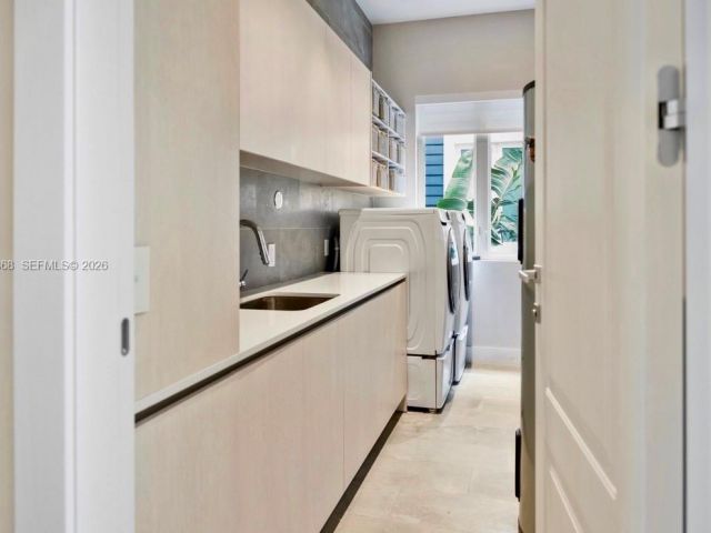 Дом в аренду по адресу 745 NE 77th St - фото 7428194