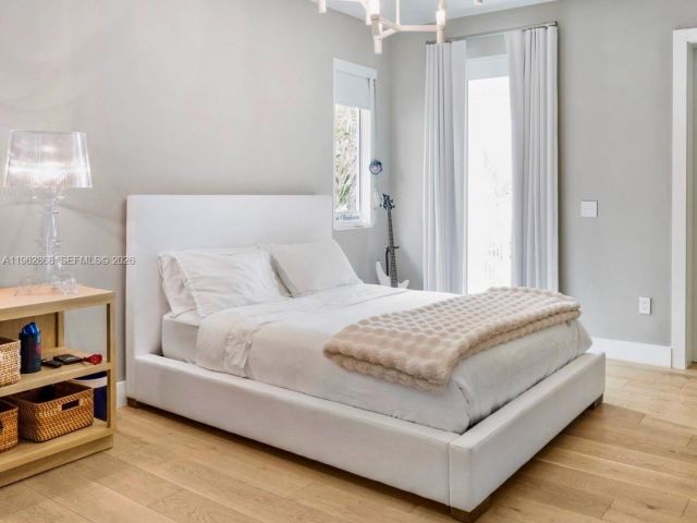 Дом в аренду по адресу 745 NE 77th St - фото 7428201