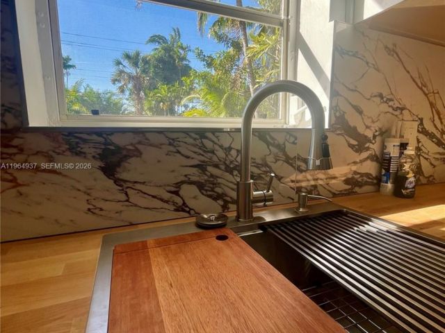 Дом в аренду по адресу 1329 NE 16th Ave 0 - фото 7482649