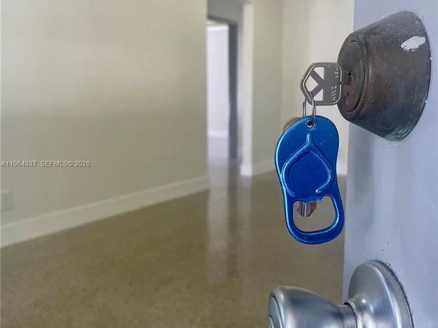 Дом в аренду по адресу 1329 NE 16th Ave 0 - фото 7482650